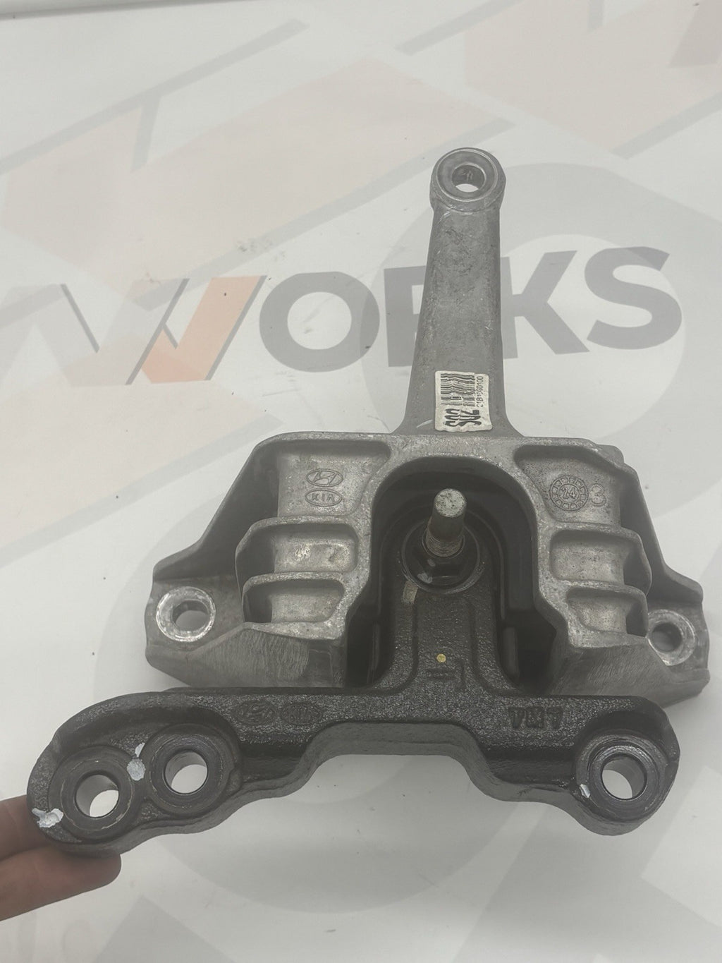 Hyundai i30 N Performance Right Engine Mount 21810-S0100 Genuine OEM1
