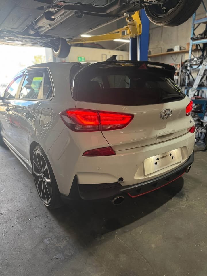 GENUINE HYUNDAI I30N REAR SPOILER – PD HATCH (2018–2023)1