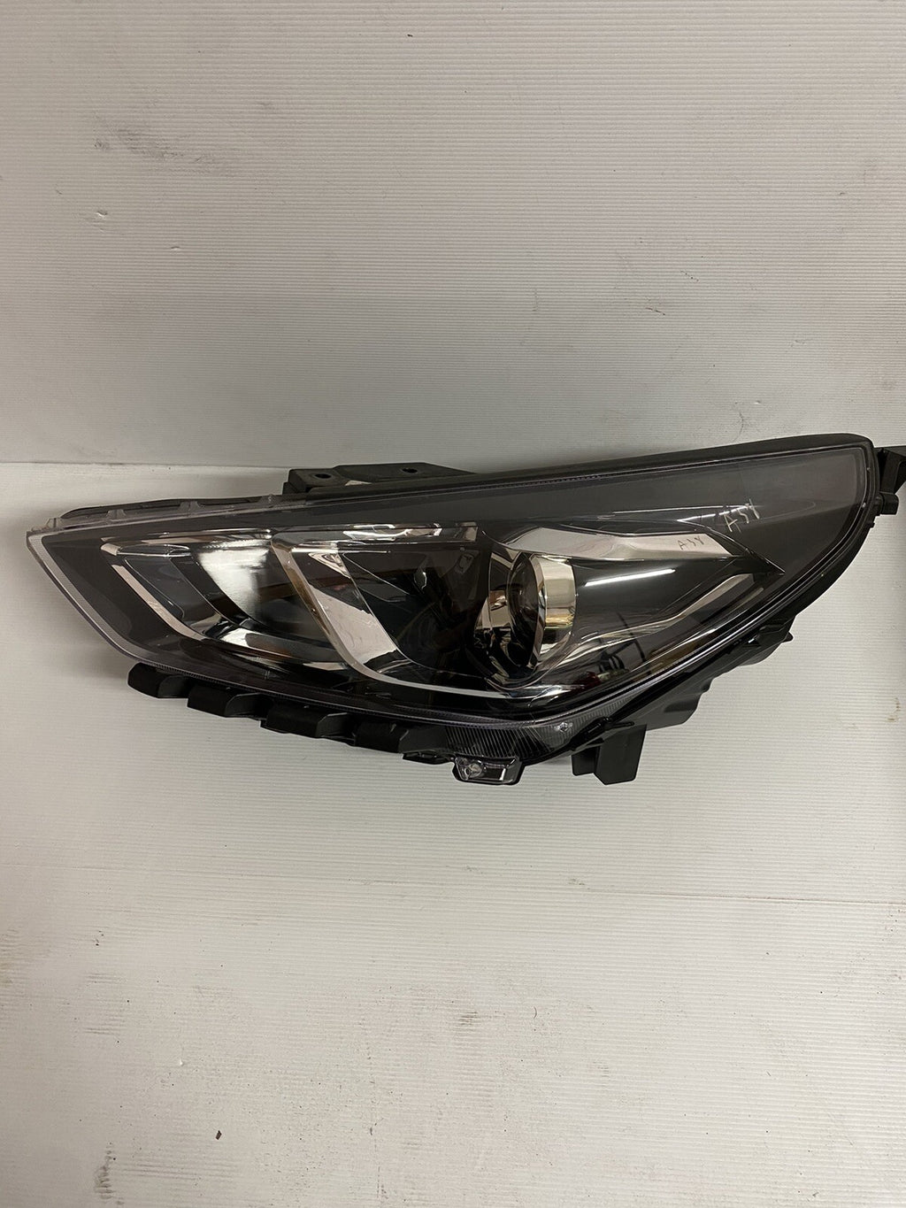 HYUNDAI I30 LEFT HEADLAMP PD, W/ HALOGEN TYPE, HATCH 08/20-10/230