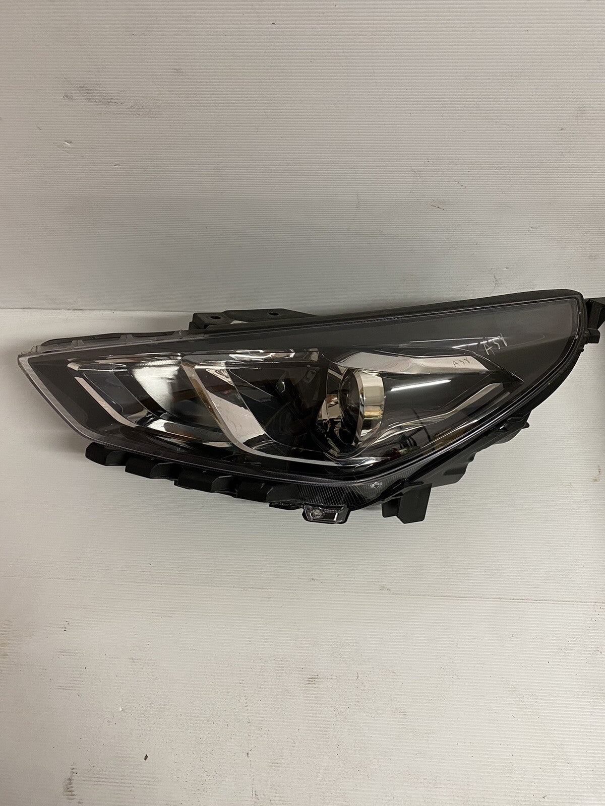 HYUNDAI I30 LEFT HEADLAMP PD, W/ HALOGEN TYPE, HATCH 08/20-10/230