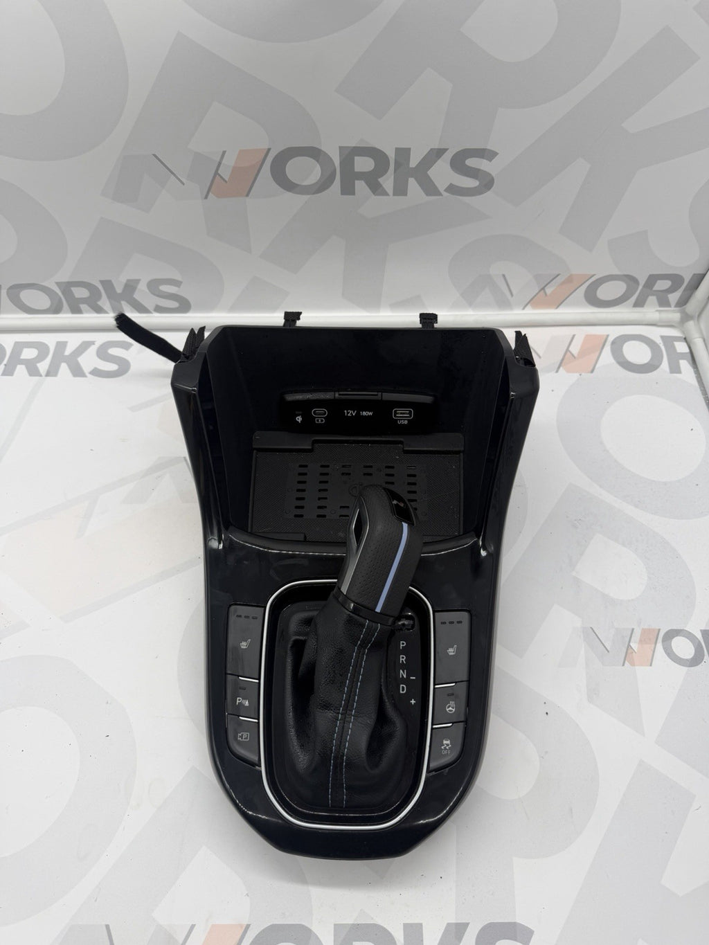 Hyundai I30N PD FL hatch Shifter Surround DCT 2025 BLACK4