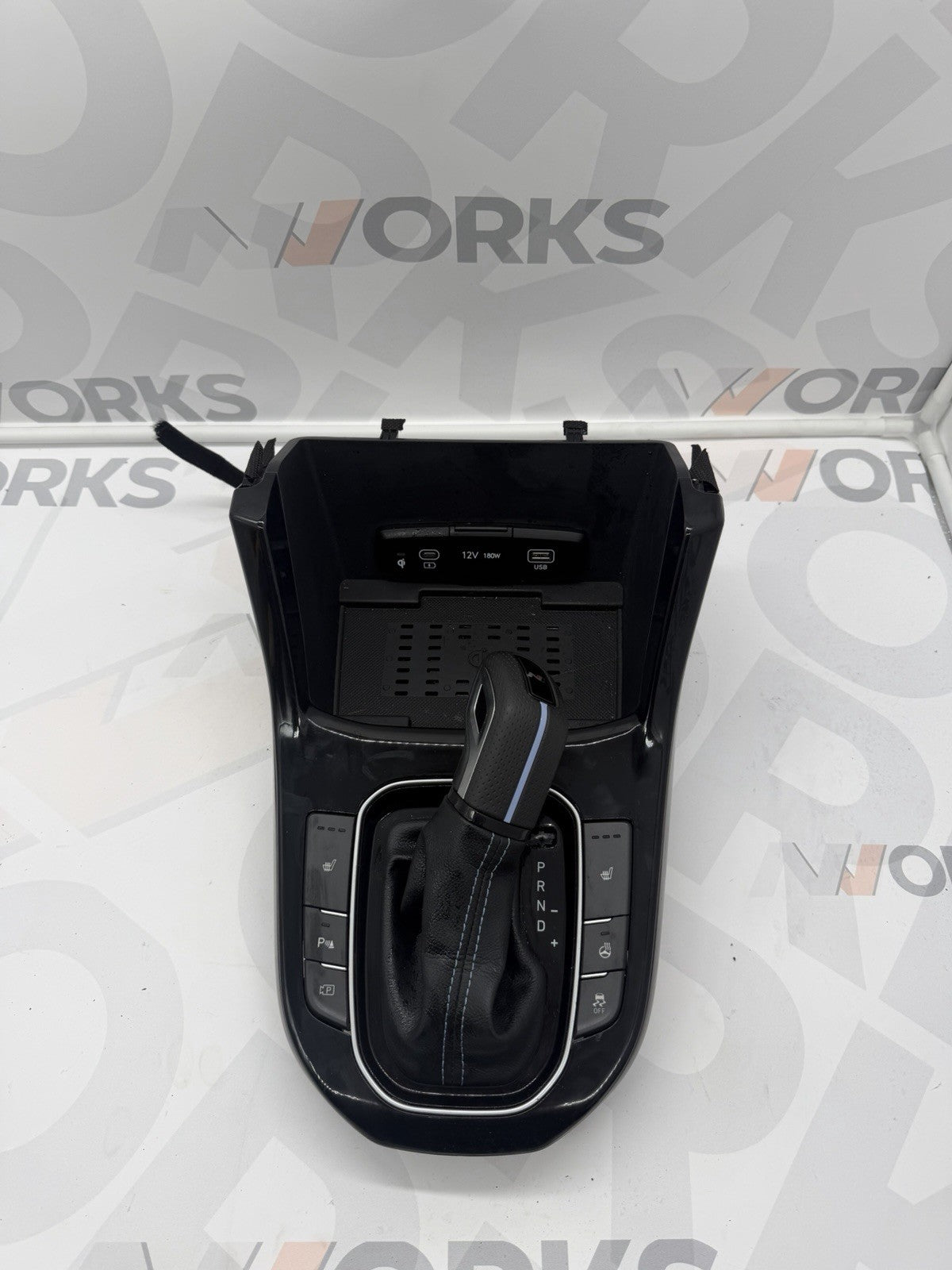 Hyundai I30N PD FL hatch Shifter Surround DCT 2025 BLACK4