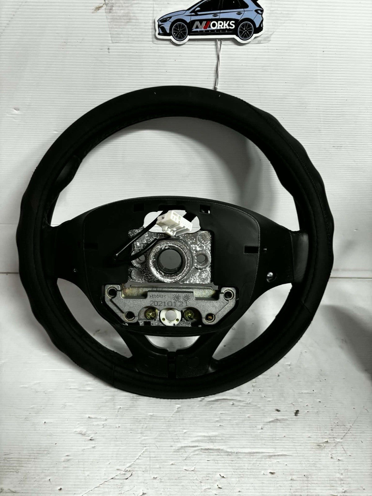 HYUNDAI I30 STEERING WHEEL LEATHER BLACK STITCH TYPE PD 03/2017-2025 7657121