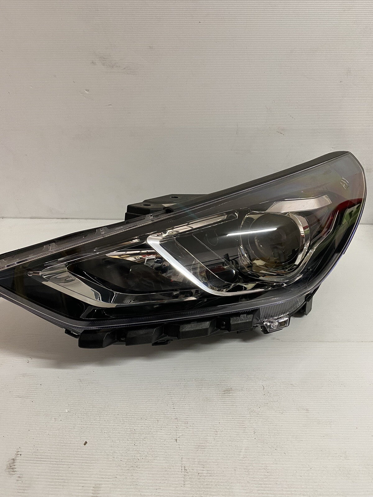 HYUNDAI I30 LEFT HEADLAMP PD, W/ HALOGEN TYPE, HATCH 08/20-10/231